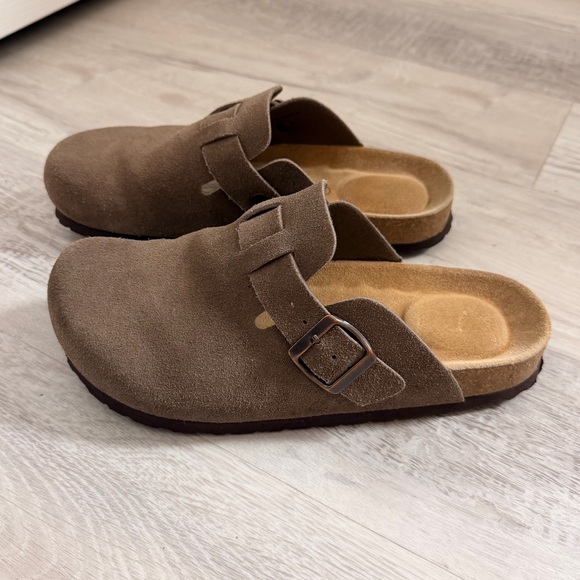 Cushionaire Suede Clogs with Buckle Moss Size 8 - Picture 7 of 10